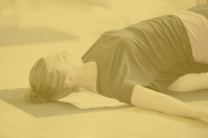 Yoga gulvøvelse - godt for din søvn